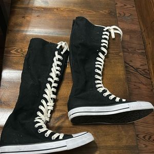 Air walk size 7 1/2 canvas high top knee -sneaker